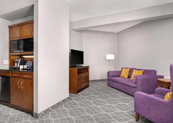 Hilton Garden Inn Calgary AirportAirport Hotel